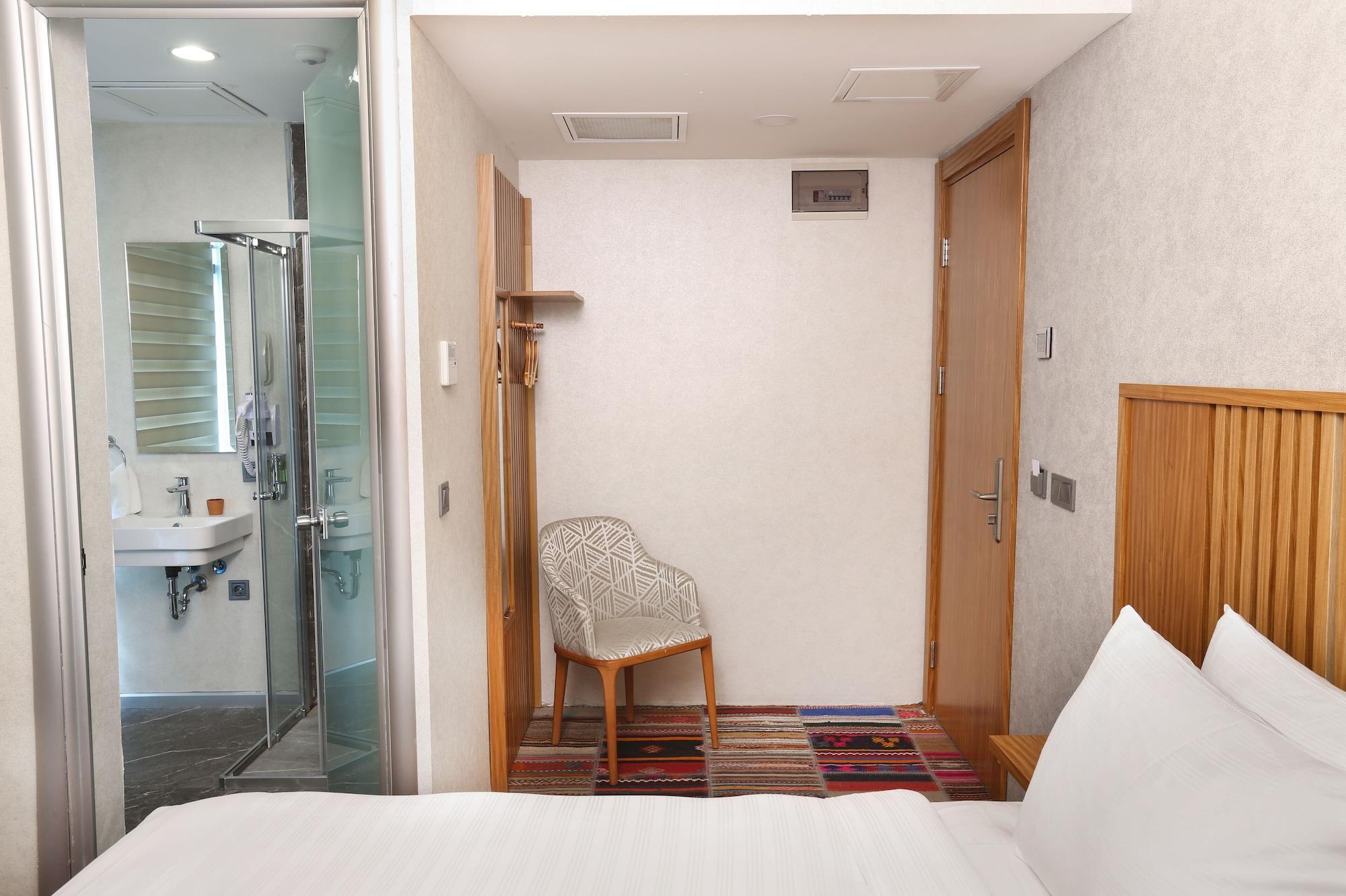 Discovery Hotel Istanbul Exterior photo