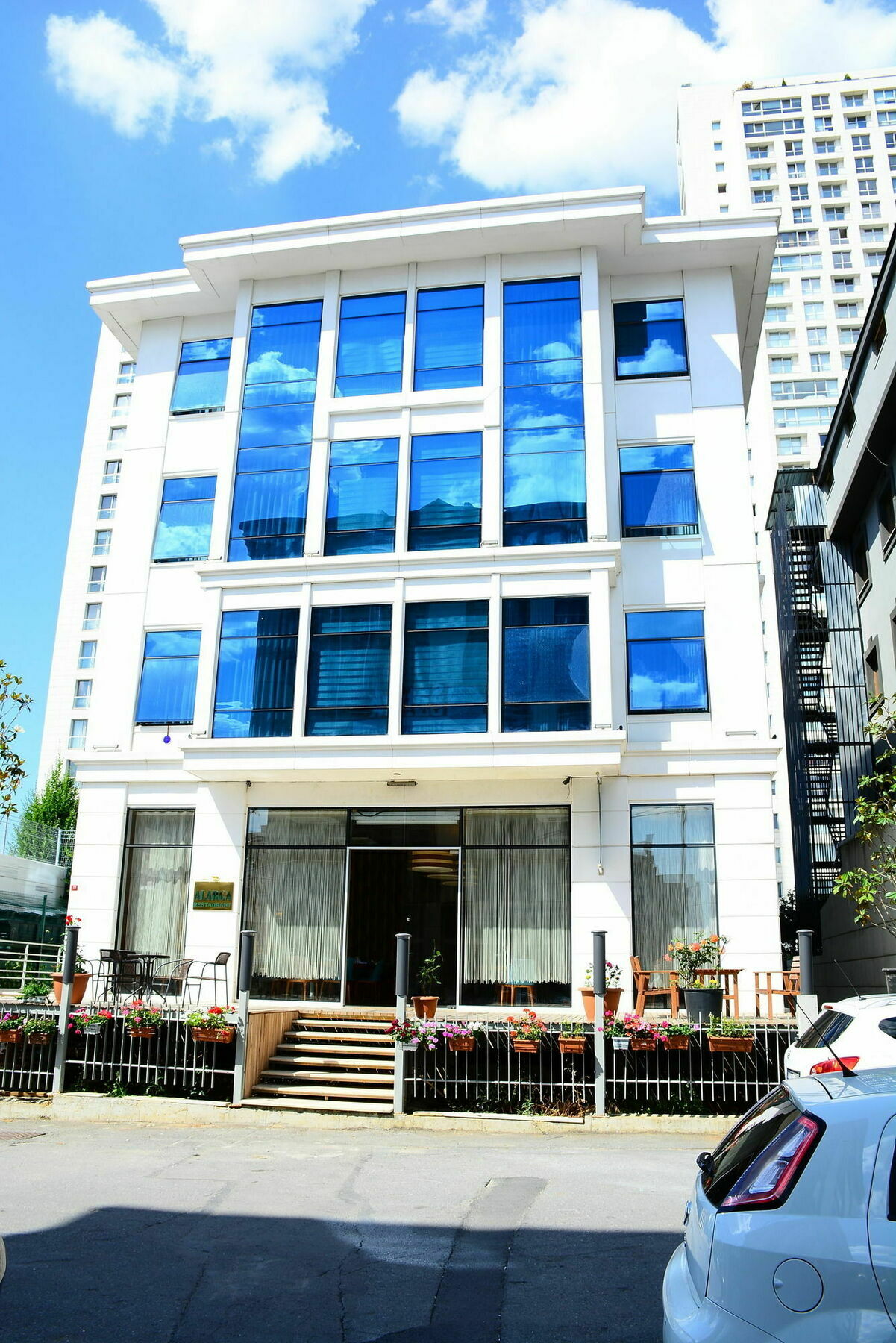 Discovery Hotel Istanbul Exterior photo