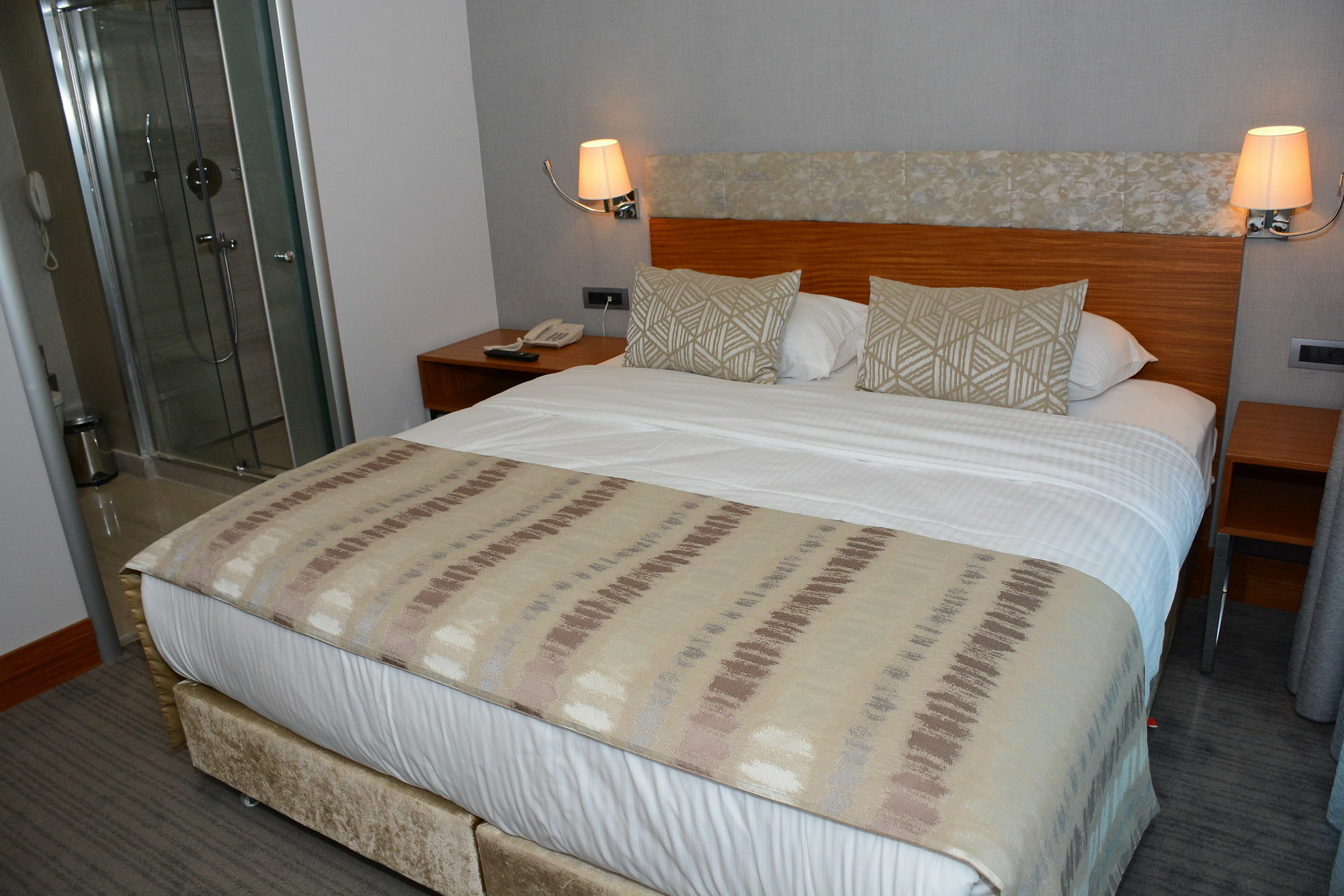 Discovery Hotel Istanbul Exterior photo