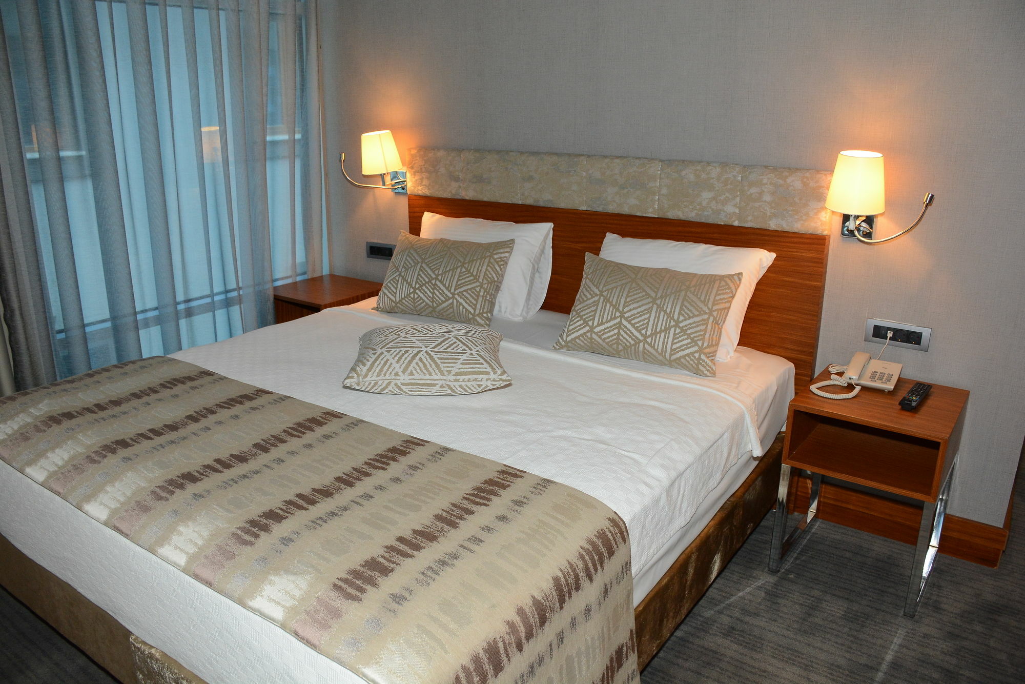 Discovery Hotel Istanbul Exterior photo