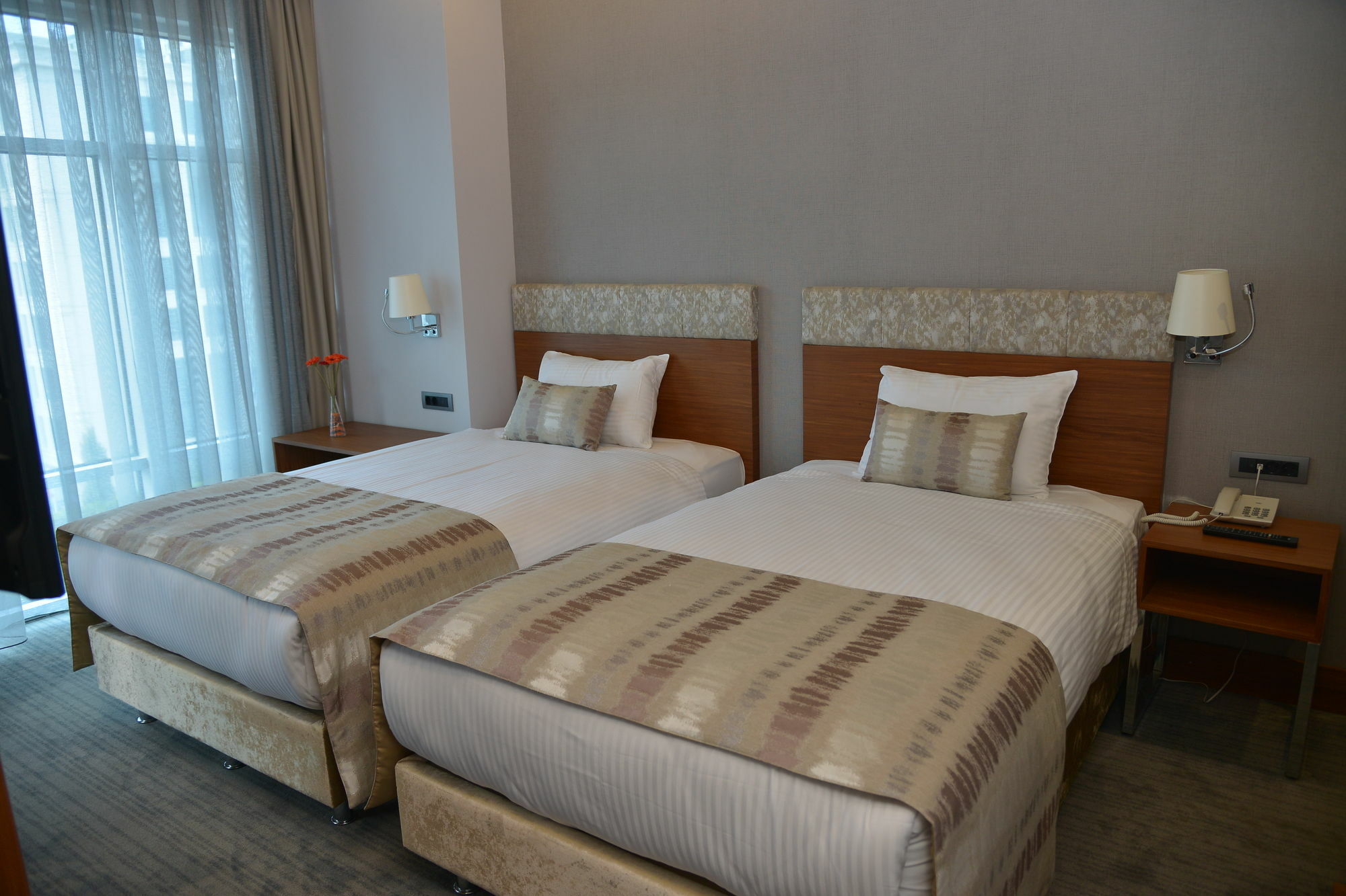 Discovery Hotel Istanbul Exterior photo