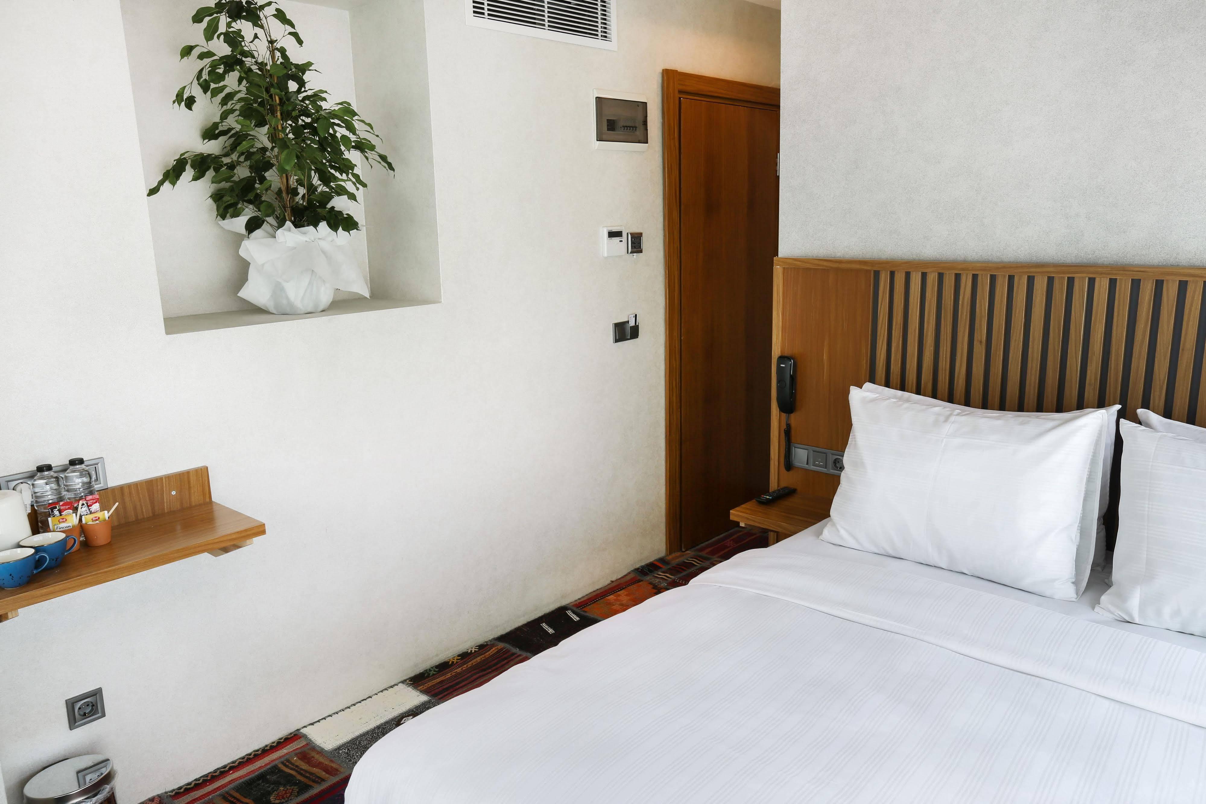 Discovery Hotel Istanbul Exterior photo