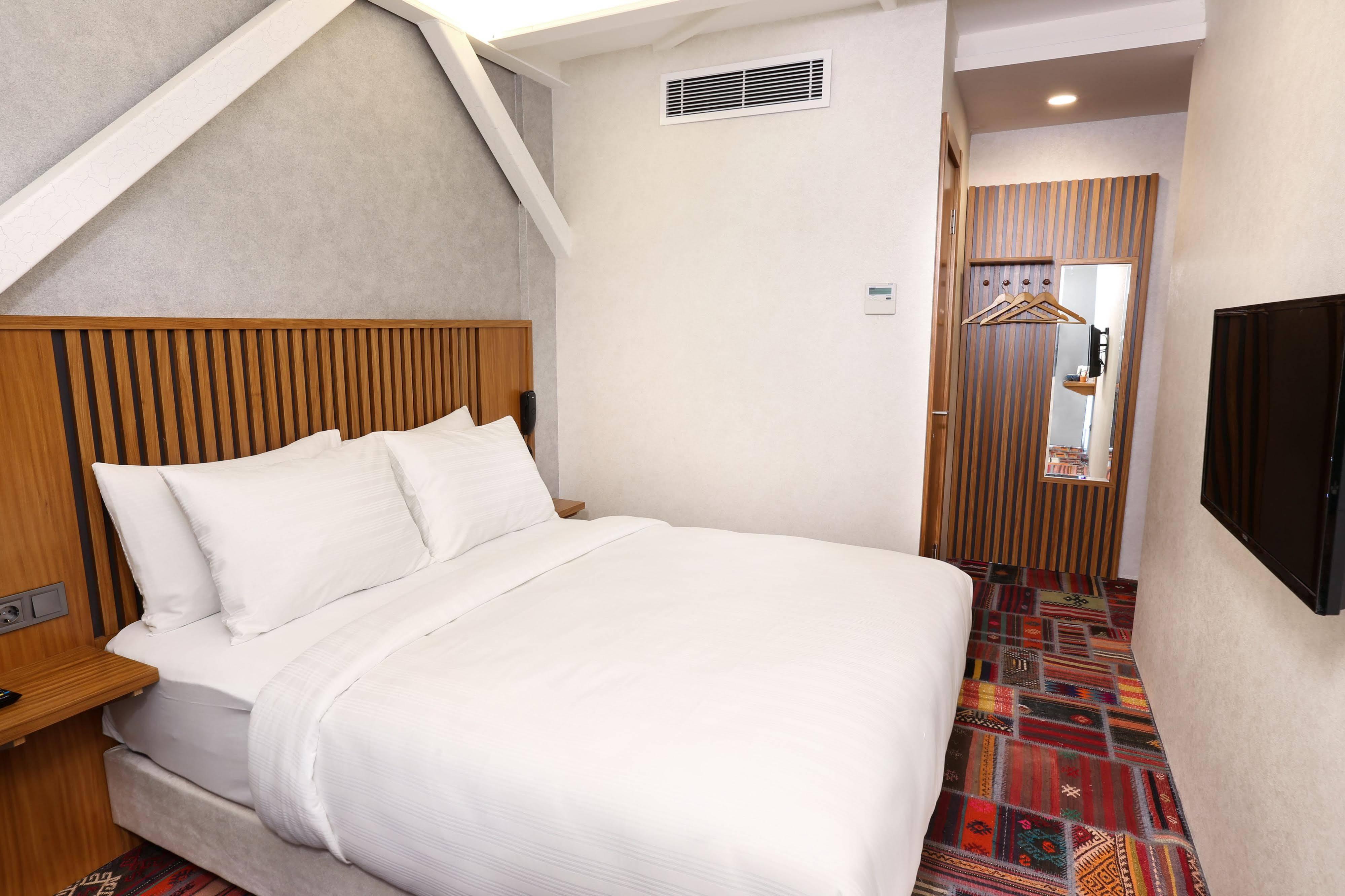 Discovery Hotel Istanbul Exterior photo