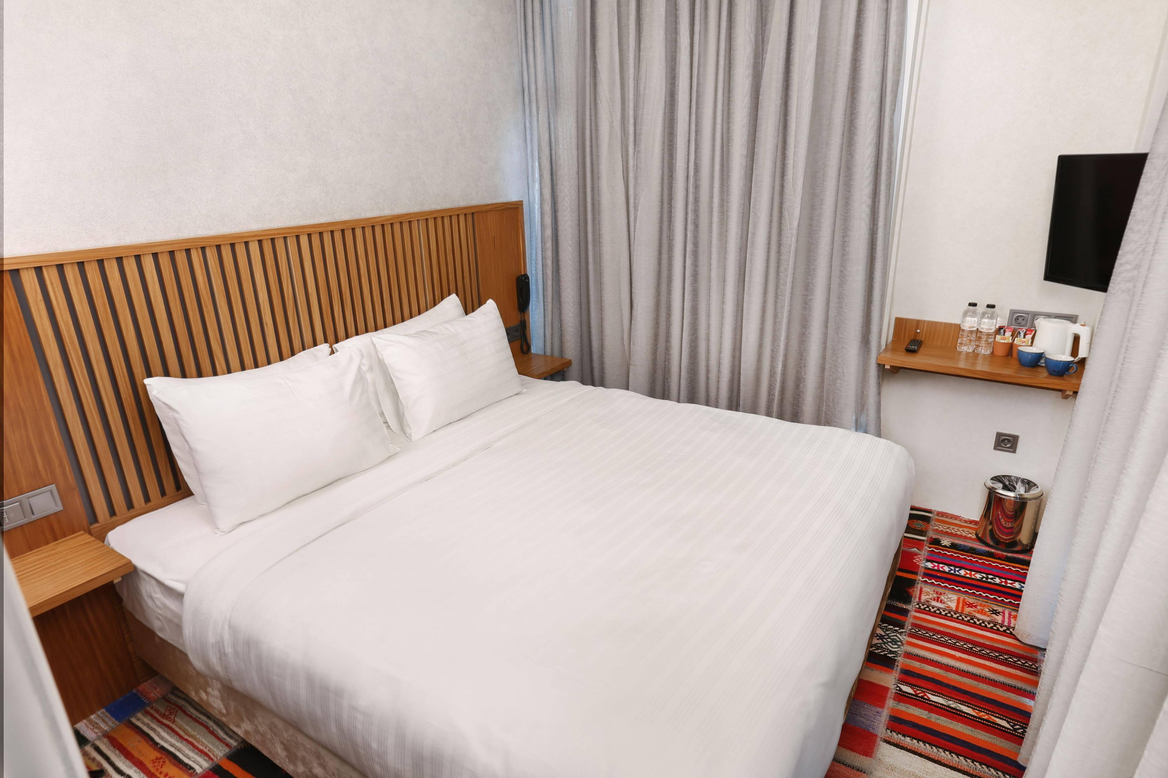 Discovery Hotel Istanbul Exterior photo
