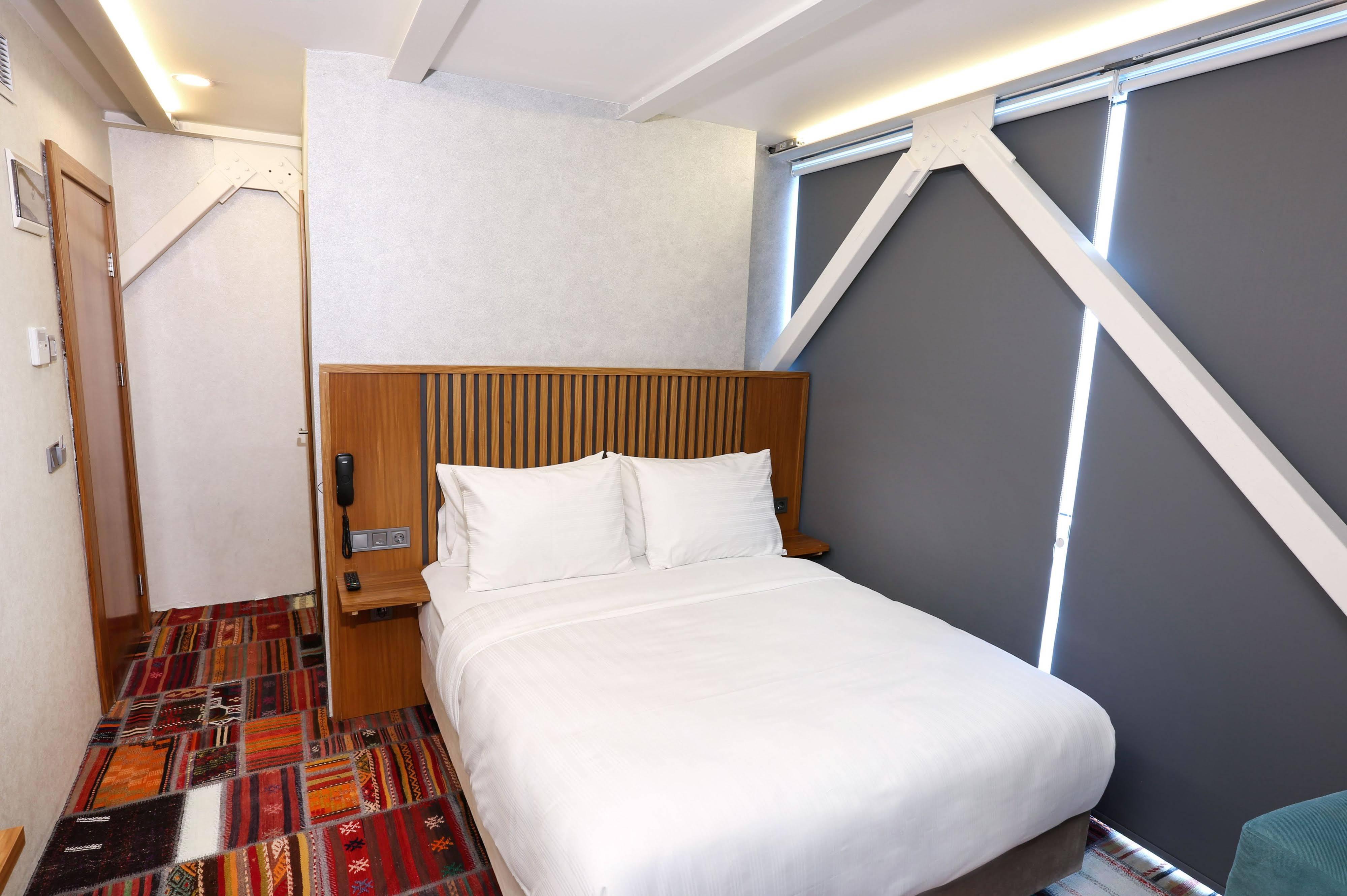 Discovery Hotel Istanbul Exterior photo