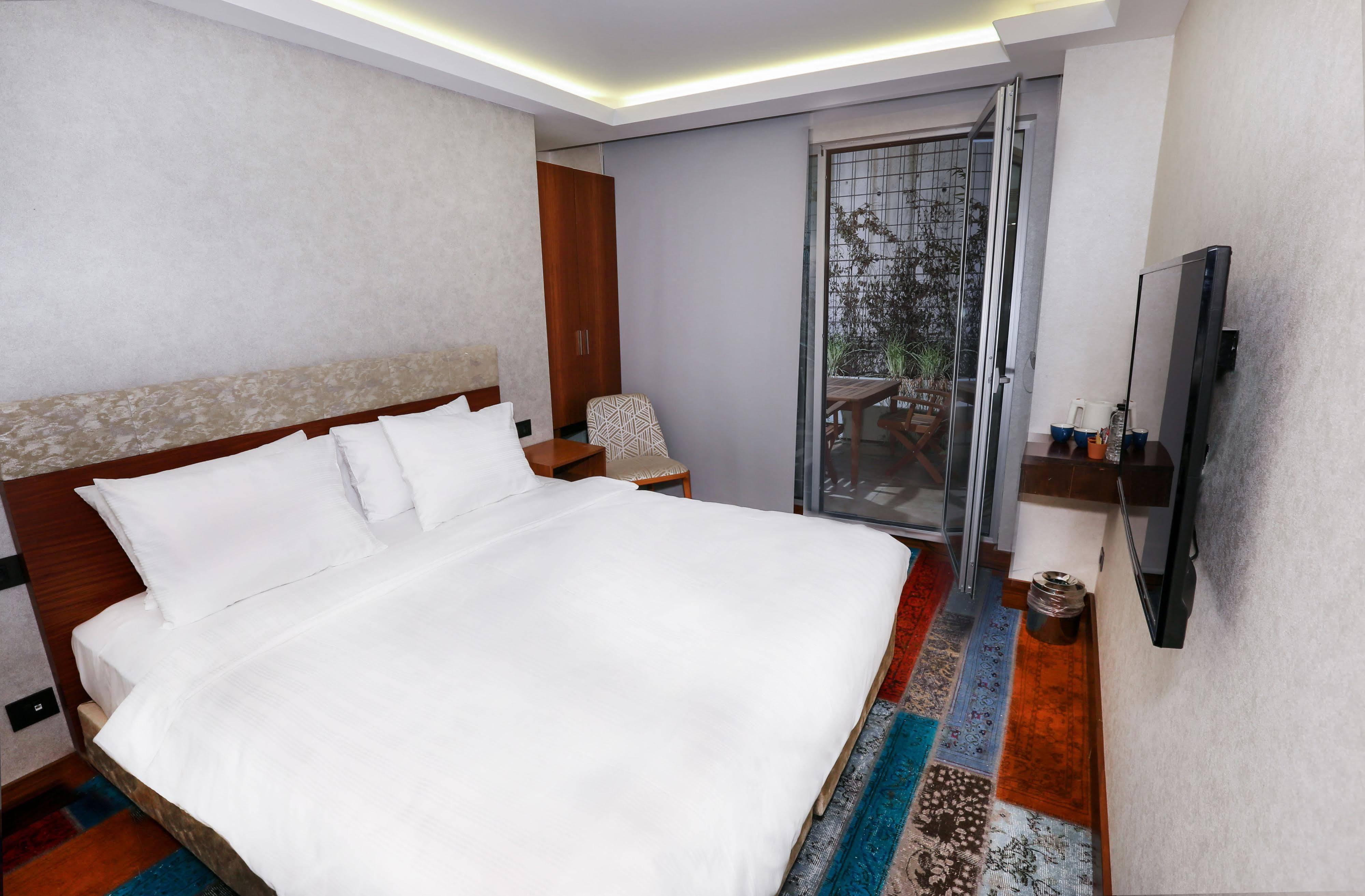 Discovery Hotel Istanbul Exterior photo